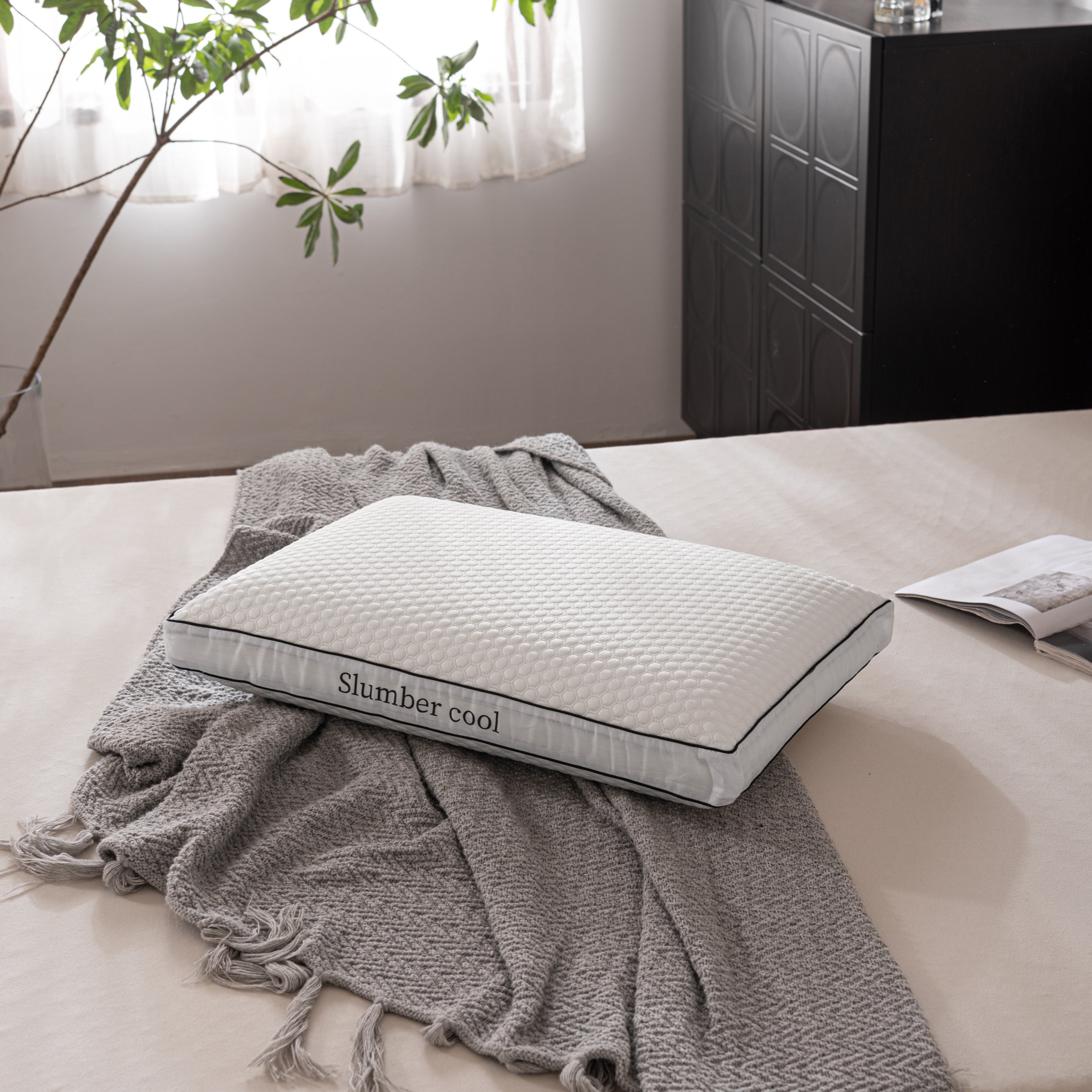 Lacozia Slumber Cooling Memory Foam Pillow